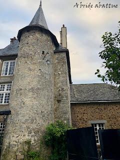 Le Domaine de la Cour situé à Vautorte (Mayenne) Le Domaine de la Cour situé à Vautorte (Mayenne)