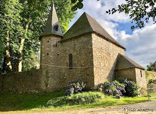 Le Domaine de la Cour situé à Vautorte (Mayenne)