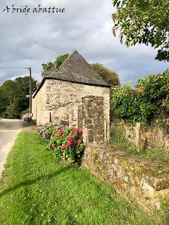 Le Domaine de la Cour situé à Vautorte (Mayenne) Le Domaine de la Cour situé à Vautorte (Mayenne)