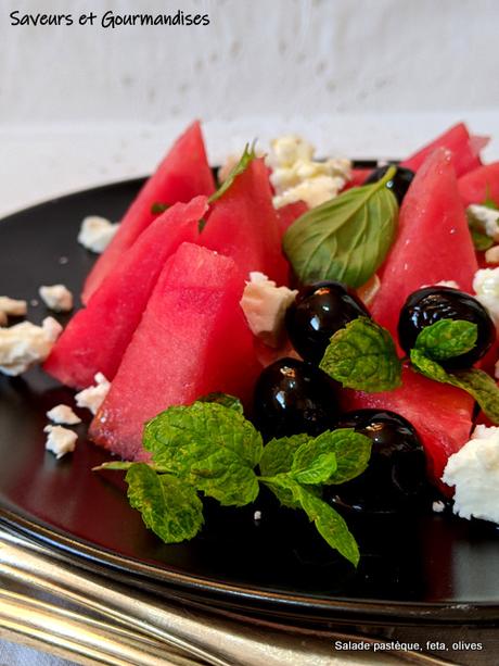 Salade de pastèque à la feta et aux olives marinées d’Ottolenghi.