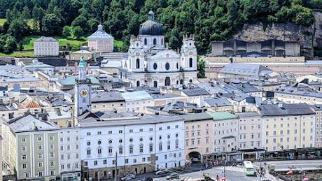 Salzburg von oben betrachtet — Salzbourg vue des hauteurs — 20 Bilder / 20 photos