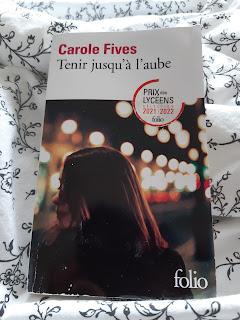 Lire du court en été #2 :  Tenir jusqu'à l'aube - Carole Fives (entre **** et *****)