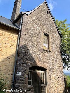 Sainte-Suzanne, une ville par décision royale