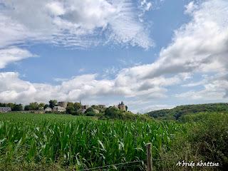 Sainte-Suzanne, une ville par décision royale