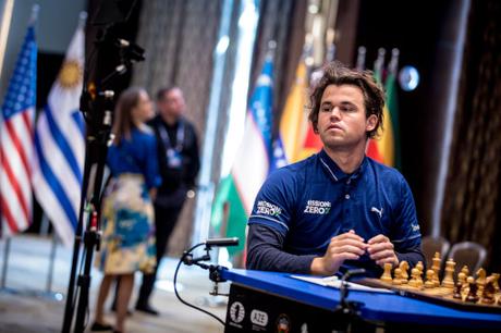 Praggnanandhaa défie Carlsen pour la coupe du monde