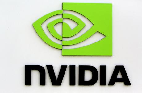 Le logo de la société technologique Nvidia est visible à son siège social à Santa Clara