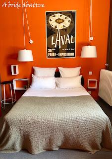 Nicolas Cribier, le patron collectionneur de l'Hôtel Auberge des Remparts à Laval (53)