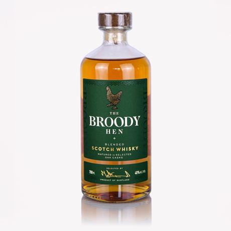 The Broody Hen : Une Danse Sophistiquée de Saveurs, L’Essence Cachée de l’Écosse