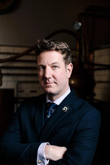 The Broody Hen : Une Danse Sophistiquée de Saveurs, L’Essence Cachée de l’Écosse