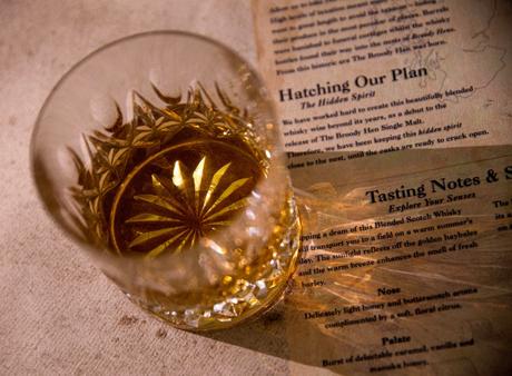 The Broody Hen : Une Danse Sophistiquée de Saveurs, L’Essence Cachée de l’Écosse