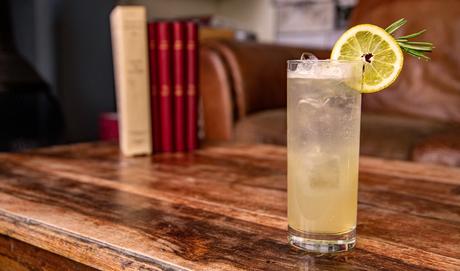 The Broody Hen : Une Danse Sophistiquée de Saveurs, L’Essence Cachée de l’Écosse