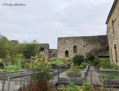 Le jardin médiéval du château de Mayenne (53)