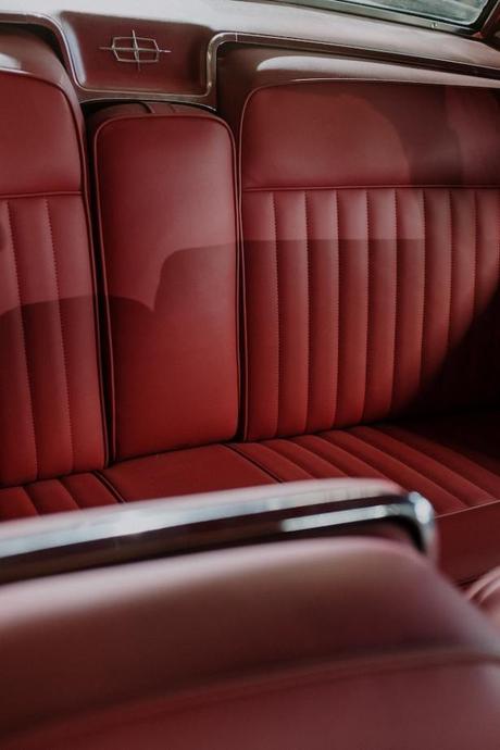 Guide complet pour restaurer vos sièges en cuir de voiture : astuces et étapes essentielles
