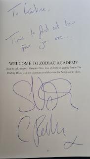Zodiac Academy #1 The Awakening de Caroline Peckham & Susanne Valenti