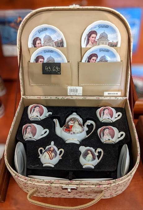 Sur les traces de Sissi à Budapest (7) : prendre le thé avec le roi et la reine de Hongrie Sur les traces de Sissi à Budapest (7) : prendre le thé avec le roi et la reine de Hongrie