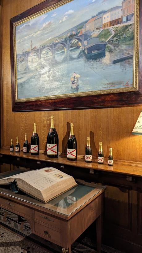 Un voyage dans le temps : Visite privée des caves du champagne de Castellane