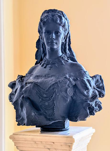 Sur les traces de Sissi à Budapest (9) — Le buste d'Alajos Stróbl dans le Château de Vajdahunyad (9 photos) Sur les traces de Sissi à Budapest (9) — Le buste d'Alajos Stróbl dans le Château de Vajdahunyad (9 photos)