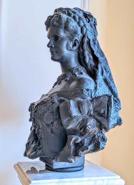 Sur les traces de Sissi à Budapest (9) — Le buste d'Alajos Stróbl dans le Château de Vajdahunyad (9 photos) Sur les traces de Sissi à Budapest (9) — Le buste d'Alajos Stróbl dans le Château de Vajdahunyad (9 photos)