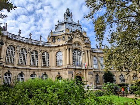 Sur les traces de Sissi à Budapest (9) — Le buste d'Alajos Stróbl dans le Château de Vajdahunyad (9 photos) Sur les traces de Sissi à Budapest (9) — Le buste d'Alajos Stróbl dans le Château de Vajdahunyad (9 photos)