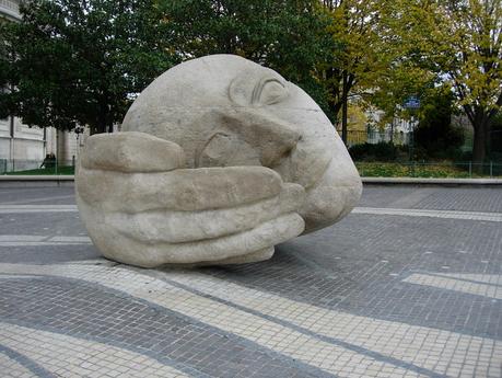 Sculpture Ecoute d'Henri de Miller à Paris