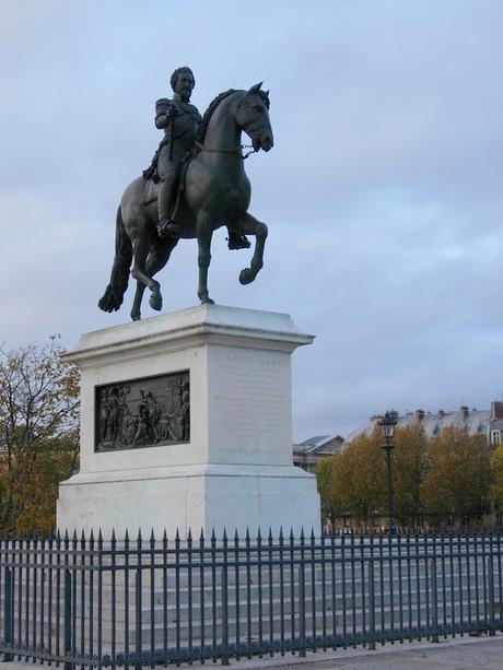 Statue équestre d'Henri IV sur le Pont-Neuf à Paris