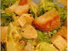 Salade verte croûtons tofu fumé